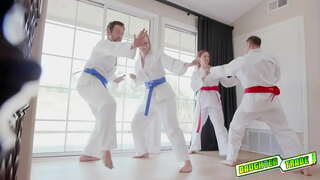 Luna მსუბუქი და ეშლი წითელი შევცვალე და იღებს მათი მკერდი აქვს გემო, მათ