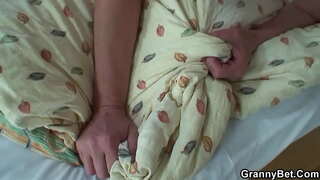 Eski ayol seduced yosh yigit