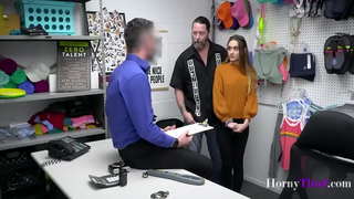 Policjant i ojczym po kolei Pieprzą Córka-nastolatka