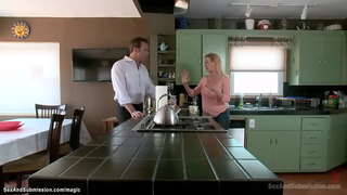 Seksikas stepdaughter Belle Noire liigub kodus suvel, ja kui tema ema on ära tema stepdad Steven St Croix tutvustab oma bdsm sugu