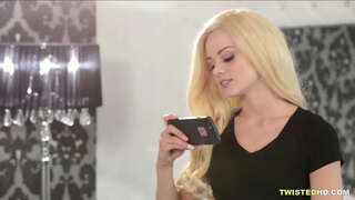 زوجة خداع مضاجعة ابنة وصديقها