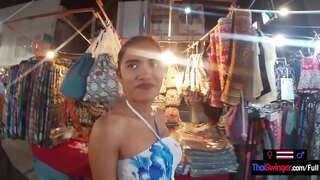 Ասիական ընկերուհին-դեռահասը ցանկացել է դարձնել իր տղայի մինետ, երբ նրանք վերադարձել են տուն