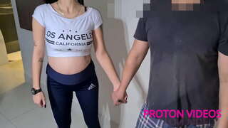 Min ven, producer for Brazukas jeg har bragt det til den kvinde, Alicia Weller, til at gøre dette på sofaen uden kondom