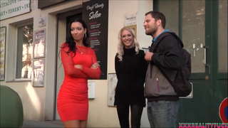 שחקנית שיש שלישייה עם חובבים אדם ברכב