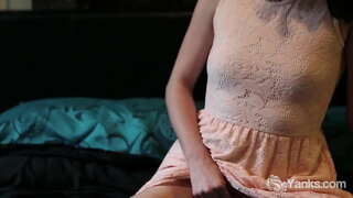 מפתה חובבן בייב מן האמריקנים מרינה מזיין אותה ויברטור לאורגזמה