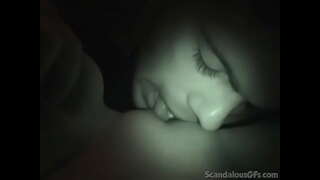 ���ादक GF मांजर Licked मिळते