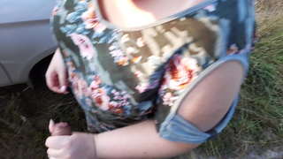 Publiek van die russiese BBW sy suig piel en kry fucked buite