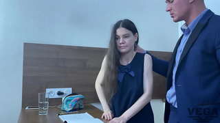 HEMKLASSEN KOM UR HAND OCH LÄRAREN VILLE KNULLA STUDENTEN I RÖVEN