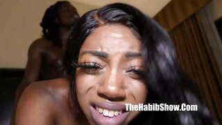 Crystal cooper tūpuhi ki te taonga petite warea aroha cameroncongo bbc