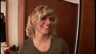 JuliaReaves-XFree - Haussauen Rapport - scene 4