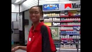 Quickie Mart Blowjob kwaye swallows.