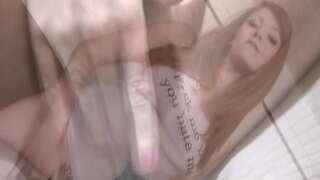 ���ાળ વાળી છોકરી