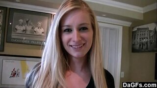 ���िंग टेप करून देणे रिअल मैत्रीण