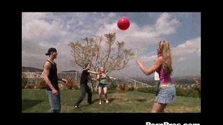 Մայրամուտ Դեռահասը Խաղում և Արտահոսք Շարովը