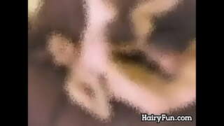 ���ાળ વાળુ જુવાન છોકરી હોવા Licked અને Fucked