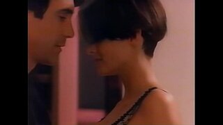 Wendy Hamilton väga harv seksi stseen (Ründamine)