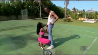 ���्रीमती चेरी Blossoms आणि तिच्या टॅग संघ बीबीसी