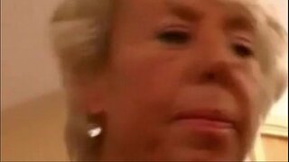 Granny kutoka EpikGranny.com anapata fucked na mtu mweusi