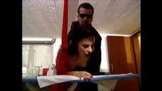 Ffyc ar y bwrdd smwddio ( Selo hwn i chi :D )