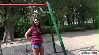 Kristina szar a nyilvános készpénzért