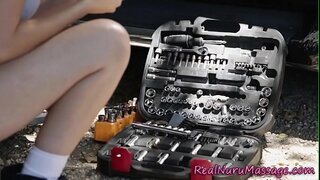 Virgeschloen Masseurin wichst