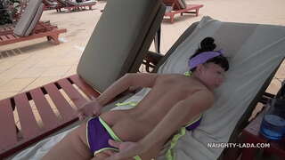 ���ારા પારદર્શક બિકીની