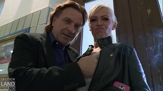 Начальныгы вивиан Шмитт, папарацци бында ҡорбан була .....