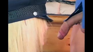 Прилично женски полицаец ебат во ракавици и чорапи