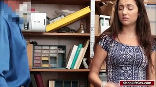 Ոստիկանը ոստիկանության вылизал եւ трахнул թաց նշան Լիլի Ադամսը շան նման