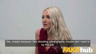 Lažni agent Seksualni Helen трахнул do orgazma član agent