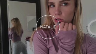 Дивись, Як Ця Крихітна Дівчинка Так Добре Тре Свій Член В Кінці