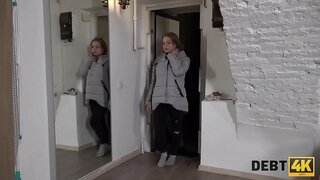 DEBT4k. Бебе не може да го плати долгот за големи цицки па колектор беше тешко fucked