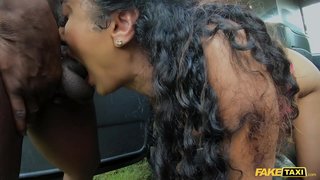 ���కిలీ టాక్సీ భారత మెరీనా మయ BBC మొదటి సారి వాచ్ ఒక టాక్సీ లో