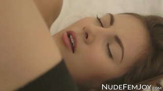 Big titted brunetter solo fisse gnide