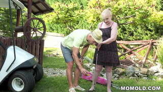 Slutty wanita matang Nanney adalah fucking dengan horny bung